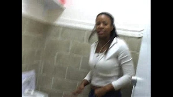 Uindian girls tain toilet pissing scene