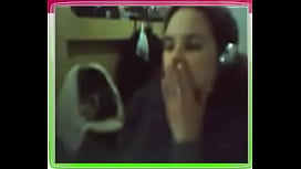 Cecilia muestra los pechos por webcam
