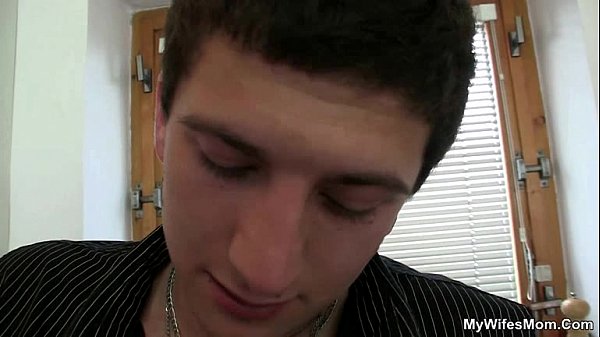 Son eats mature moms pussy scene